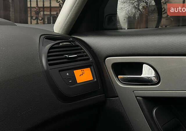 Сірий Сітроен С4 Пікассо, об'ємом двигуна 1.56 л та пробігом 245 тис. км за 5100 $, фото 27 на Automoto.ua