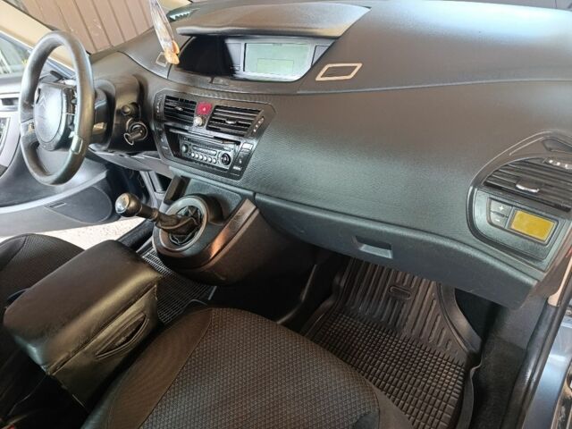 Серый Ситроен С4 Пикассо, объемом двигателя 1.6 л и пробегом 230 тыс. км за 4500 $, фото 8 на Automoto.ua