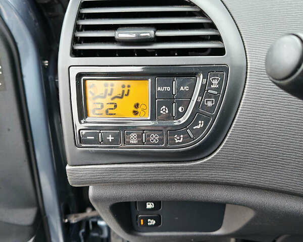 Серый Ситроен С4 Пикассо, объемом двигателя 1.6 л и пробегом 249 тыс. км за 6400 $, фото 16 на Automoto.ua