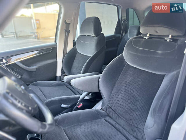 Серый Ситроен С4 Пикассо, объемом двигателя 1.6 л и пробегом 125 тыс. км за 5400 $, фото 24 на Automoto.ua