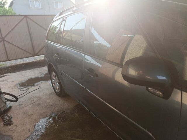 Серый Ситроен С4 Пикассо, объемом двигателя 1.6 л и пробегом 230 тыс. км за 4500 $, фото 7 на Automoto.ua