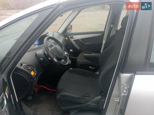 Серый Ситроен С4 Пикассо, объемом двигателя 1.6 л и пробегом 192 тыс. км за 4700 $, фото 8 на Automoto.ua