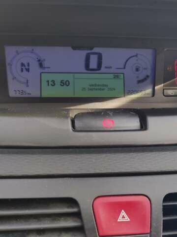 Сірий Сітроен С4 Пікассо, об'ємом двигуна 1.56 л та пробігом 221 тис. км за 4500 $, фото 7 на Automoto.ua