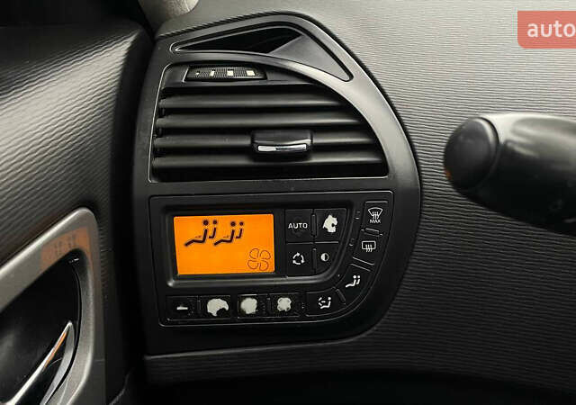 Сірий Сітроен С4 Пікассо, об'ємом двигуна 1.56 л та пробігом 245 тис. км за 5100 $, фото 28 на Automoto.ua