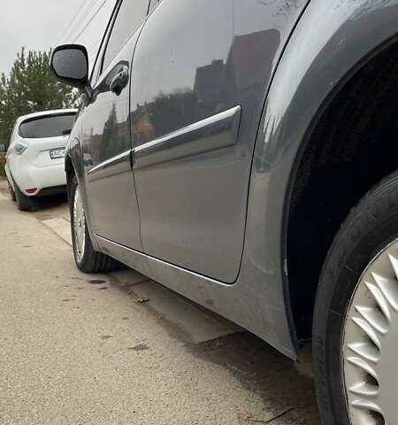 Сірий Сітроен С4 Пікассо, об'ємом двигуна 1.56 л та пробігом 245 тис. км за 5100 $, фото 23 на Automoto.ua