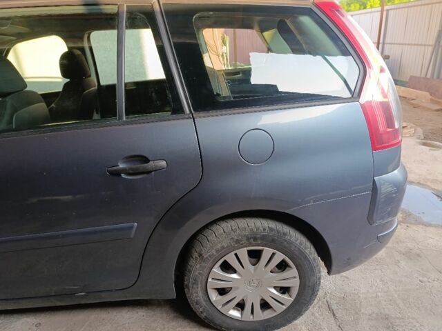 Серый Ситроен С4 Пикассо, объемом двигателя 1.6 л и пробегом 230 тыс. км за 4500 $, фото 3 на Automoto.ua