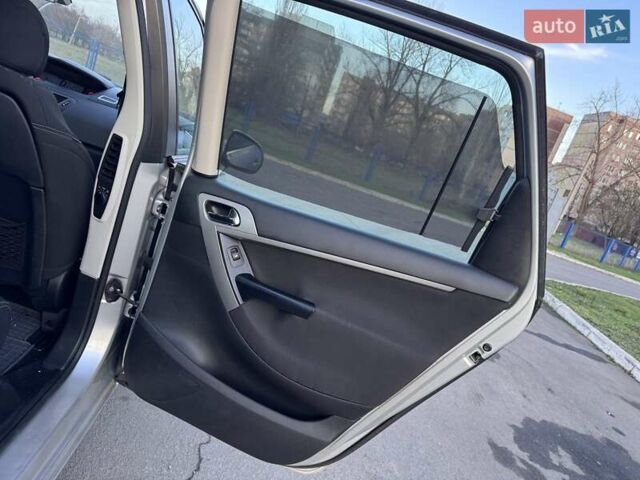 Серый Ситроен С4 Пикассо, объемом двигателя 1.8 л и пробегом 187 тыс. км за 3999 $, фото 20 на Automoto.ua