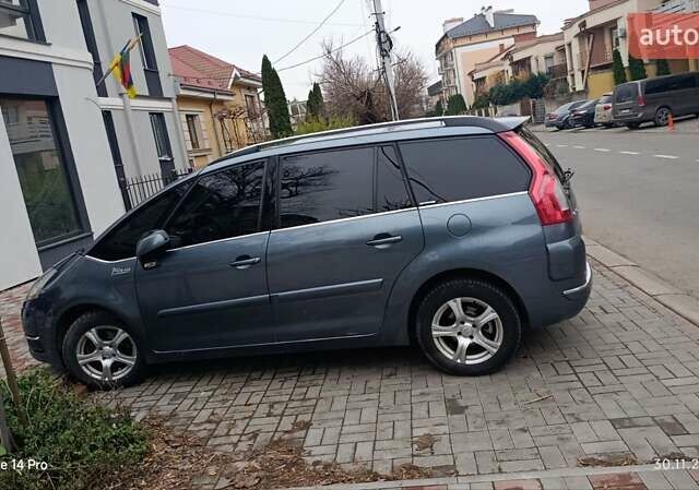 Серый Ситроен С4 Пикассо, объемом двигателя 2 л и пробегом 390 тыс. км за 7200 $, фото 2 на Automoto.ua