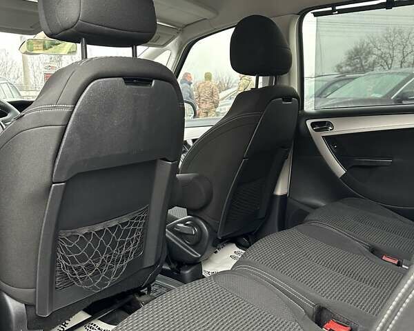 Серый Ситроен С4 Пикассо, объемом двигателя 1.6 л и пробегом 268 тыс. км за 7300 $, фото 7 на Automoto.ua