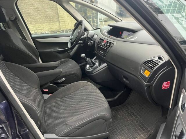 Серый Ситроен С4 Пикассо, объемом двигателя 1.6 л и пробегом 300 тыс. км за 2600 $, фото 9 на Automoto.ua