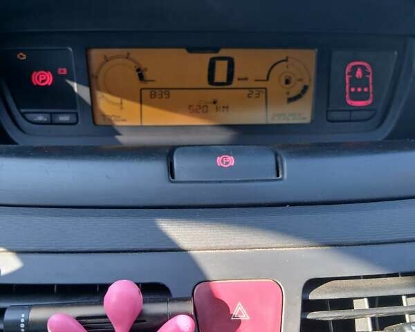 Серый Ситроен С4 Пикассо, объемом двигателя 1.56 л и пробегом 305 тыс. км за 6500 $, фото 11 на Automoto.ua