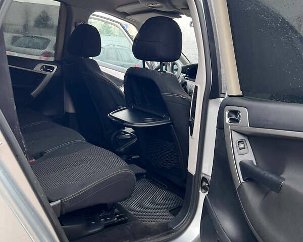 Серый Ситроен С4 Пикассо, объемом двигателя 1.56 л и пробегом 244 тыс. км за 4500 $, фото 9 на Automoto.ua