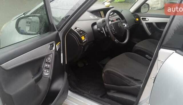 Серый Ситроен С4 Пикассо, объемом двигателя 1.56 л и пробегом 250 тыс. км за 4200 $, фото 1 на Automoto.ua