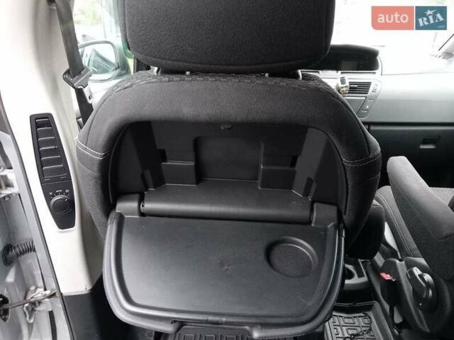 Серый Ситроен С4 Пикассо, объемом двигателя 1.56 л и пробегом 320 тыс. км за 5750 $, фото 11 на Automoto.ua