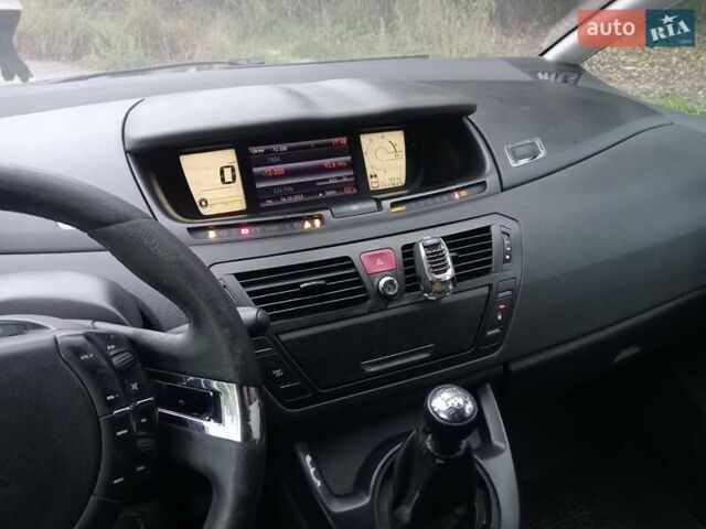 Серый Ситроен С4 Пикассо, объемом двигателя 1.56 л и пробегом 320 тыс. км за 5750 $, фото 25 на Automoto.ua