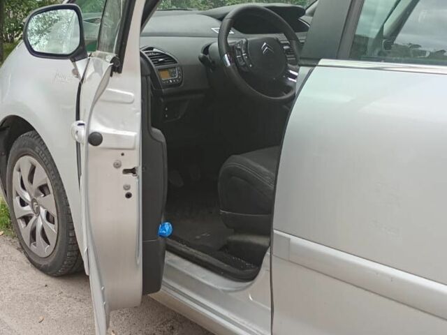 Серый Ситроен С4 Пикассо, объемом двигателя 1.6 л и пробегом 255 тыс. км за 3600 $, фото 8 на Automoto.ua