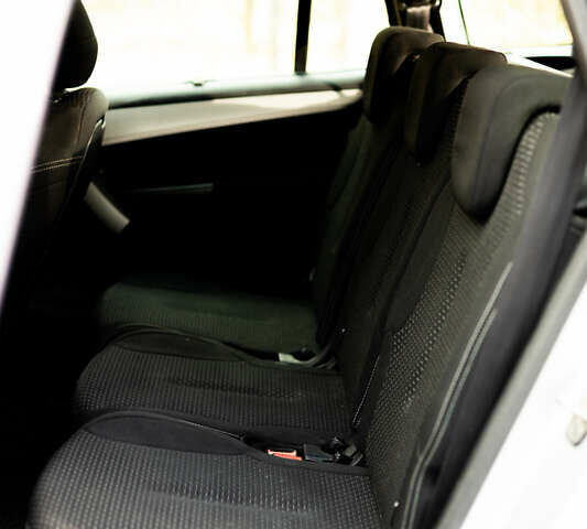 Серый Ситроен С4 Пикассо, объемом двигателя 1.6 л и пробегом 285 тыс. км за 5400 $, фото 11 на Automoto.ua