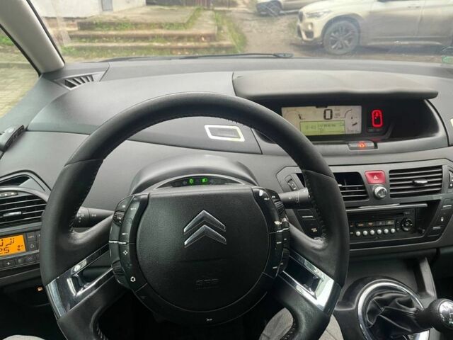 Серый Ситроен С4 Пикассо, объемом двигателя 1.6 л и пробегом 300 тыс. км за 2600 $, фото 6 на Automoto.ua