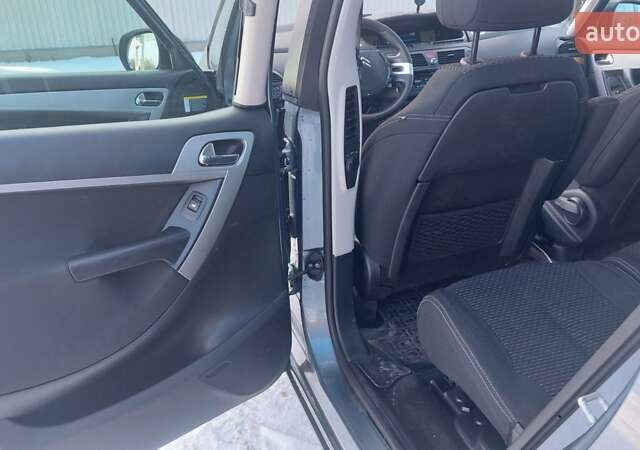 Серый Ситроен С4 Пикассо, объемом двигателя 1.56 л и пробегом 272 тыс. км за 4499 $, фото 33 на Automoto.ua