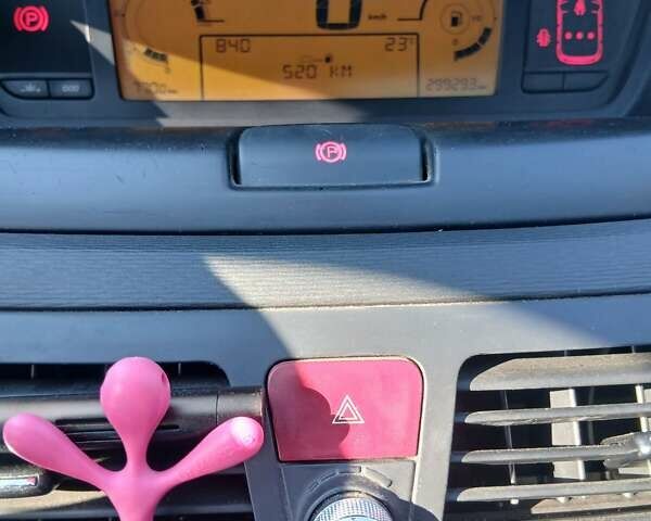 Серый Ситроен С4 Пикассо, объемом двигателя 1.56 л и пробегом 305 тыс. км за 6500 $, фото 14 на Automoto.ua