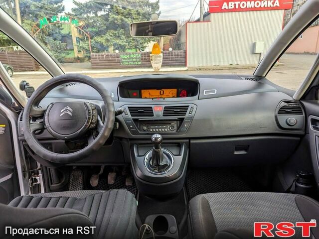 Серый Ситроен С4 Пикассо, объемом двигателя 1.6 л и пробегом 212 тыс. км за 5600 $, фото 8 на Automoto.ua