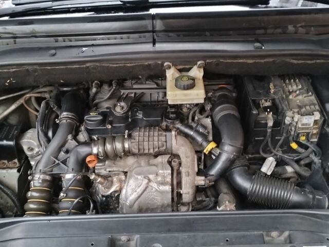 Серый Ситроен С4 Пикассо, объемом двигателя 1.6 л и пробегом 296 тыс. км за 5850 $, фото 6 на Automoto.ua