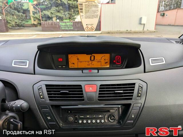 Серый Ситроен С4 Пикассо, объемом двигателя 1.6 л и пробегом 212 тыс. км за 5600 $, фото 6 на Automoto.ua