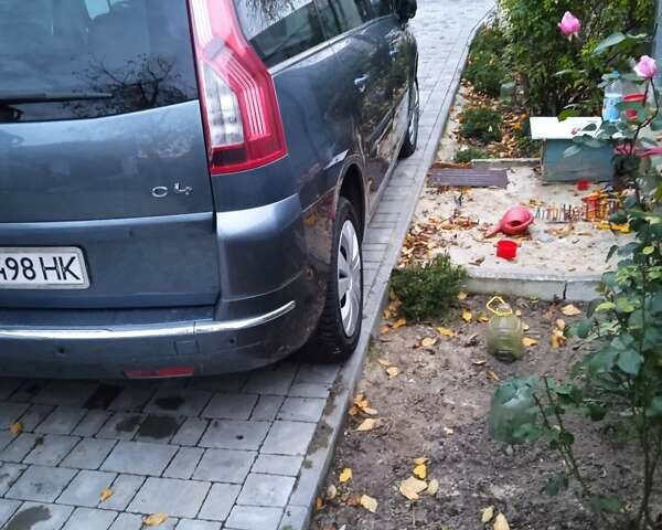 Серый Ситроен С4 Пикассо, объемом двигателя 1.56 л и пробегом 252 тыс. км за 5400 $, фото 6 на Automoto.ua