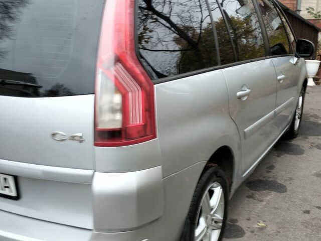 Серый Ситроен С4 Пикассо, объемом двигателя 1.6 л и пробегом 296 тыс. км за 5850 $, фото 3 на Automoto.ua