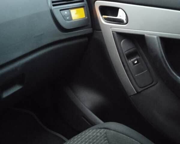 Серый Ситроен С4 Пикассо, объемом двигателя 1.56 л и пробегом 252 тыс. км за 5400 $, фото 14 на Automoto.ua