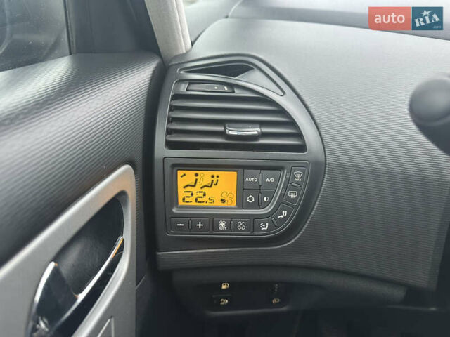 Серый Ситроен С4 Пикассо, объемом двигателя 1.56 л и пробегом 222 тыс. км за 6900 $, фото 37 на Automoto.ua