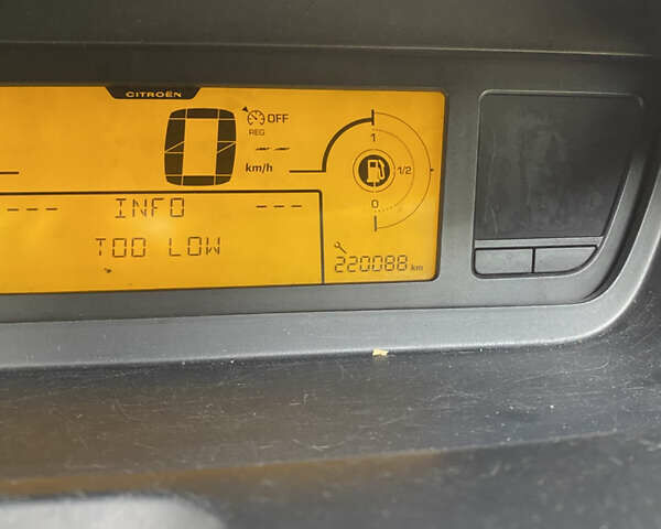 Сірий Сітроен С4 Пікассо, об'ємом двигуна 1.6 л та пробігом 220 тис. км за 5000 $, фото 6 на Automoto.ua