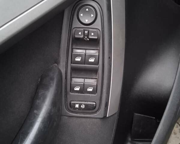 Серый Ситроен С4 Пикассо, объемом двигателя 1.56 л и пробегом 252 тыс. км за 5400 $, фото 9 на Automoto.ua