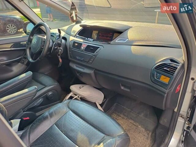Серый Ситроен С4 Пикассо, объемом двигателя 1.6 л и пробегом 332 тыс. км за 7300 $, фото 13 на Automoto.ua