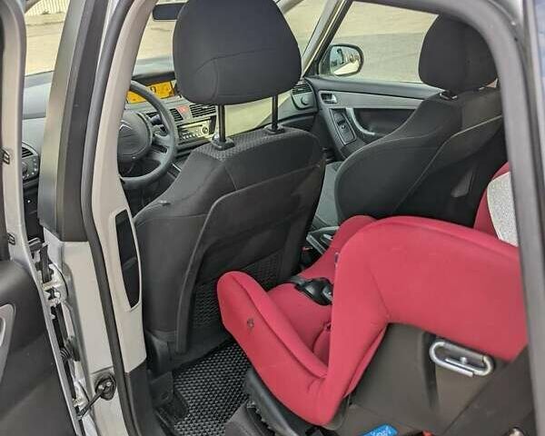 Серый Ситроен С4 Пикассо, объемом двигателя 1.6 л и пробегом 212 тыс. км за 3000 $, фото 10 на Automoto.ua