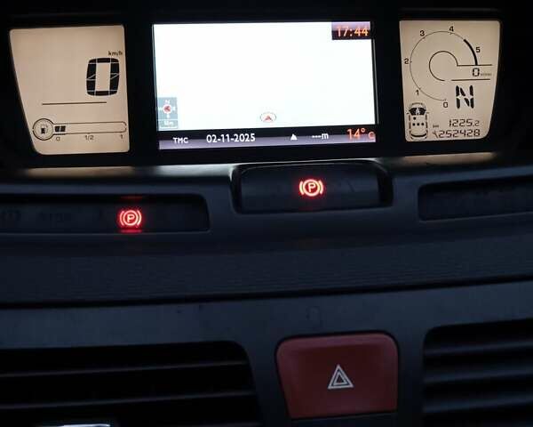 Серый Ситроен С4 Пикассо, объемом двигателя 1.56 л и пробегом 252 тыс. км за 5400 $, фото 12 на Automoto.ua