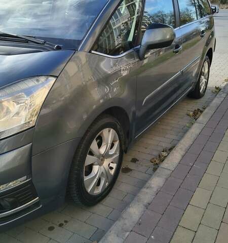 Сірий Сітроен С4 Пікассо, об'ємом двигуна 1.56 л та пробігом 300 тис. км за 6499 $, фото 3 на Automoto.ua