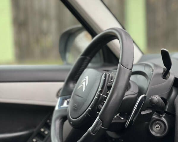 Сірий Сітроен С4 Пікассо, об'ємом двигуна 2 л та пробігом 280 тис. км за 5600 $, фото 24 на Automoto.ua