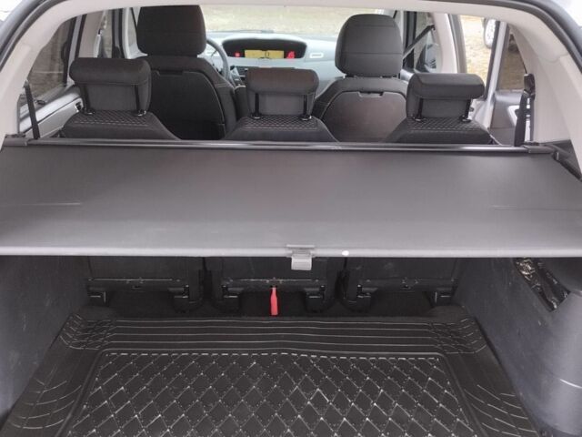 Серый Ситроен С4 Пикассо, объемом двигателя 1.6 л и пробегом 258 тыс. км за 6800 $, фото 8 на Automoto.ua