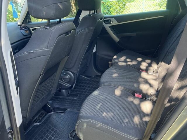 Серый Ситроен С4 Пикассо, объемом двигателя 1.6 л и пробегом 185 тыс. км за 8000 $, фото 5 на Automoto.ua