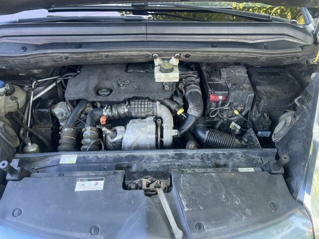 Серый Ситроен С4 Пикассо, объемом двигателя 1.6 л и пробегом 185 тыс. км за 8000 $, фото 7 на Automoto.ua