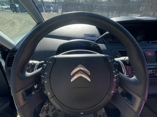 Серый Ситроен С4 Пикассо, объемом двигателя 1.6 л и пробегом 234 тыс. км за 7200 $, фото 14 на Automoto.ua