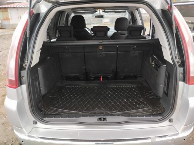 Серый Ситроен С4 Пикассо, объемом двигателя 1.6 л и пробегом 258 тыс. км за 6800 $, фото 9 на Automoto.ua