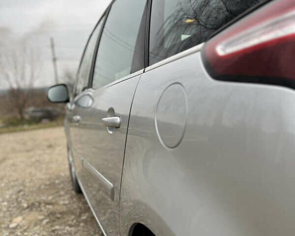 Сірий Сітроен С4 Пікассо, об'ємом двигуна 2 л та пробігом 280 тис. км за 5600 $, фото 17 на Automoto.ua