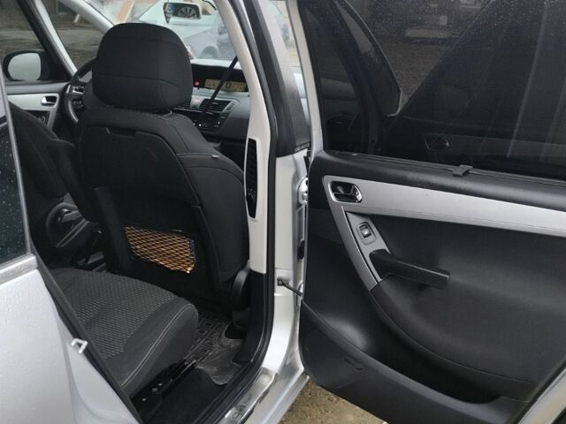 Серый Ситроен С4 Пикассо, объемом двигателя 1.6 л и пробегом 258 тыс. км за 6800 $, фото 4 на Automoto.ua