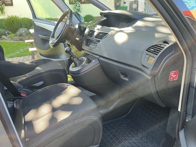 Серый Ситроен С4 Пикассо, объемом двигателя 1.6 л и пробегом 185 тыс. км за 8000 $, фото 6 на Automoto.ua