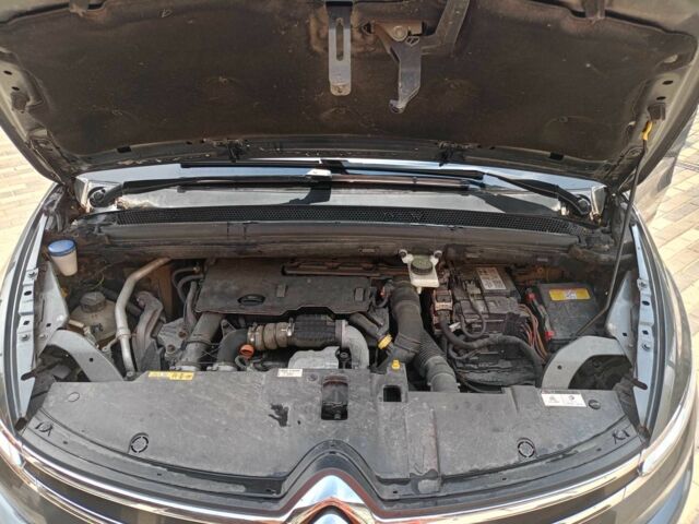 Серый Ситроен С4 Пикассо, объемом двигателя 1.6 л и пробегом 233 тыс. км за 9500 $, фото 5 на Automoto.ua