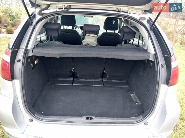 Серый Ситроен С4 Пикассо, объемом двигателя 1.56 л и пробегом 266 тыс. км за 6299 $, фото 10 на Automoto.ua