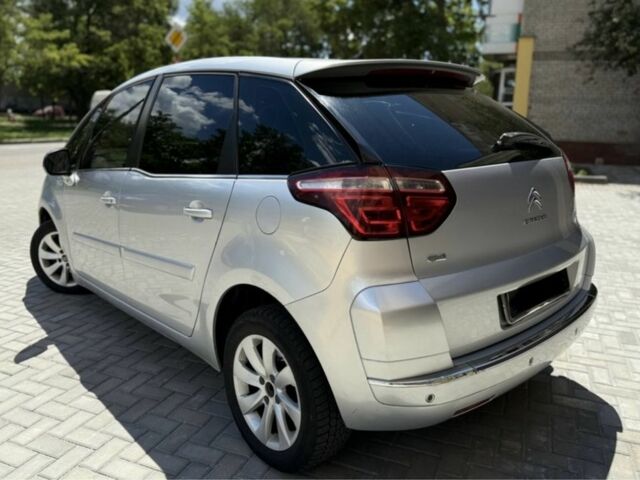 Серый Ситроен С4 Пикассо, объемом двигателя 1.6 л и пробегом 278 тыс. км за 7500 $, фото 4 на Automoto.ua