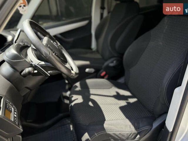 Серый Ситроен С4 Пикассо, объемом двигателя 1.6 л и пробегом 278 тыс. км за 6499 $, фото 2 на Automoto.ua